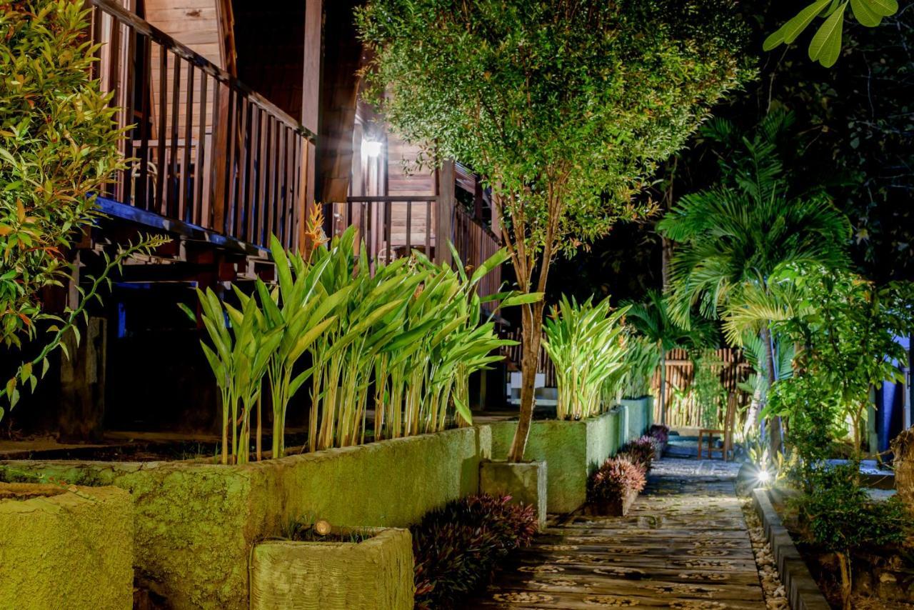 The Granyam Garden Cottage Batununggul Экстерьер фото