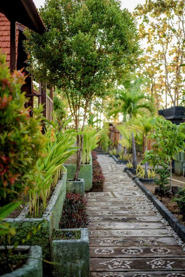 The Granyam Garden Cottage Batununggul Экстерьер фото